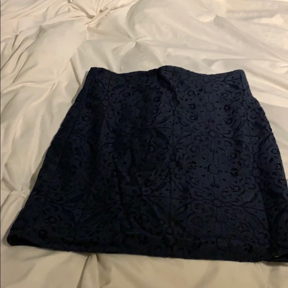 Banana Republic size 2 lace skirt